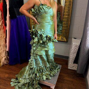 Unique Sage Green Formal Dress For Special Event Prom Homecoming Wedding Party